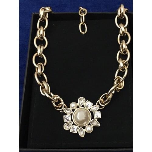 Famous brand vintage fashion women jewelry European copper flower short chain round design letter necklace gift for girls,party