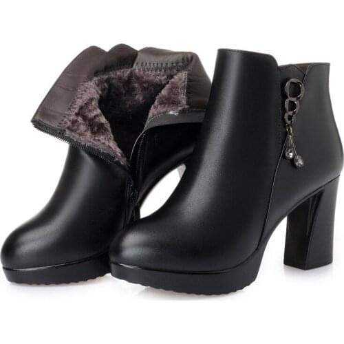Krasovki Winter Leather Women High Heeled Boots Waterproof Platform Wool Fashion Warm Short Boots Thick Bottom Slip Ankle Boots