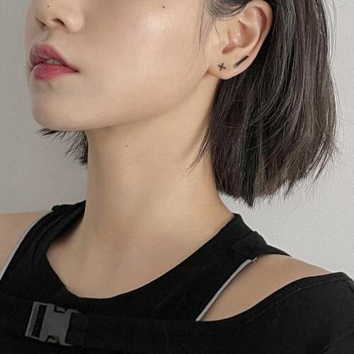 Cold Wind Black Earrings for Lovers Special Design U-shaped One-word Geometric Vertical Strips Cross Asymmetrical Earrings