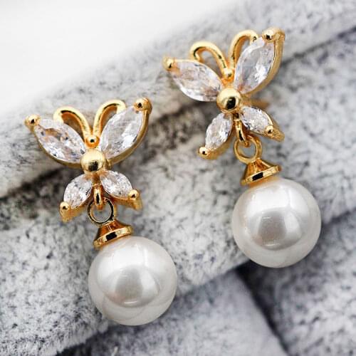 2019 Trendy Jewelry Women Stud Earrings Zircon Butterfly Small Earrings Elegant Beautiful Pearl Ball Gold Earrings OBS2543