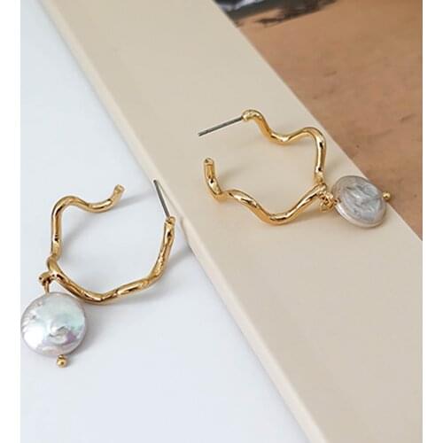 SRCOI Metal Curved Wave Geometric Freshwater Pearl Circle Earrings Minimalist Hypoallergenic Trendy Earrings Women Girl Gift