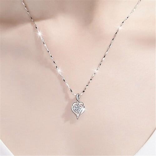 Women Necklace Simple Student Sen Temperament Clavicle Chain Love Necklace Ladies Necklaces Luxury Z0106