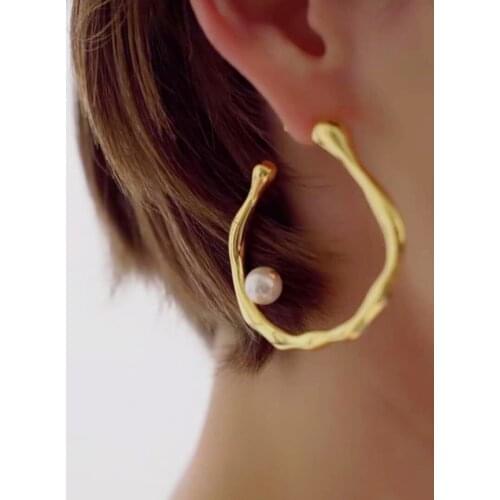 Fashion jewelry high end gold plated C style aritificial pearl earrings hoop
