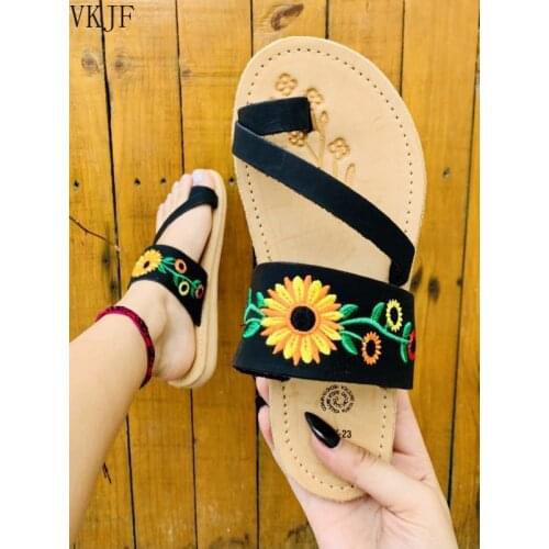 Summer Ladies Slippers European and American Style New Ladies Flat Embroidered Slippers Breathable Ladies Casual Womens Shoes