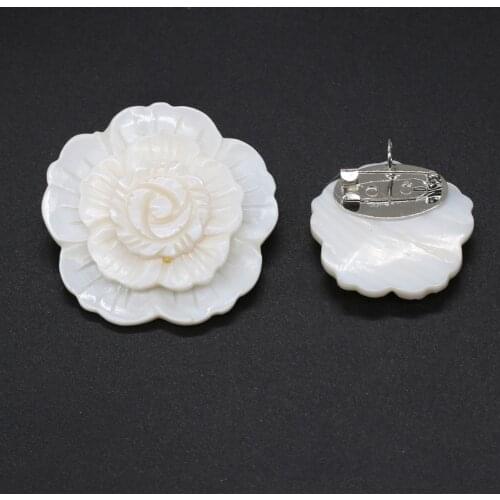 Wholesale Flower shape Brooch Natural Shell Brooches For Women Jewelry Natural Sea Shell Design High Quality