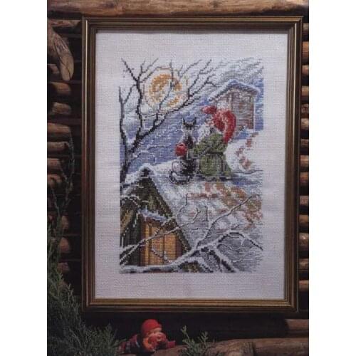 Gold Collection Lovely Counted Cross Stitch Kit Christmas Gnome Cat on a Snowy Roof Santa Winter Snow 26x34cm, 14CT