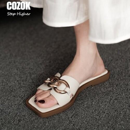 2021 Fashion Woman Slippers Metal Chain Flat Slides Square Toe Leather Slip On Slides Outdoor Lady Slippers Soft Casual Slippers