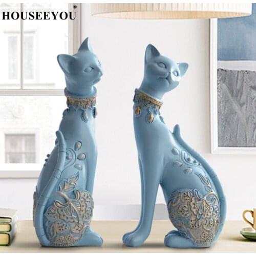 Figurine Decorative Resin Cat Statue for Home Decorations European Creative Wedding Gift Animal Living Room Decor Sculpture