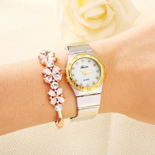 Stylish Rhinestones Metal Band Women Lady Round Analog Quartz Wrist Watch Gift Easy to Read Suitable for Dinner Party