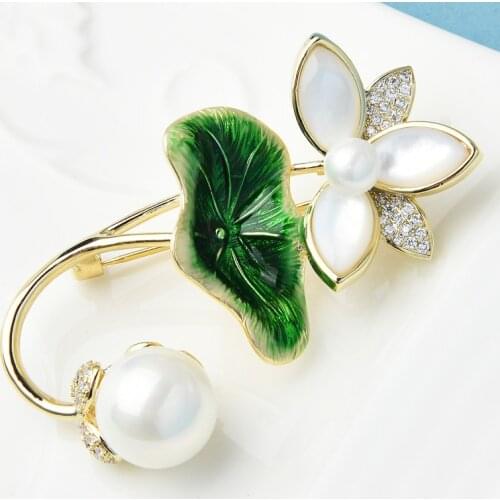 Wuli&baby Natural Shell Lotus Flower Brooches For Women Pearl Flower Weddings Party Office Brooch Pins Gifts