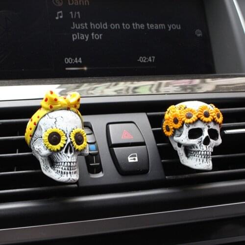 Creative Bone Skull Diffuser Car Decor Factory Price Dark Magic Car Perfume Fragrance Clip Auto Vent Air Freshener Scent Parfum