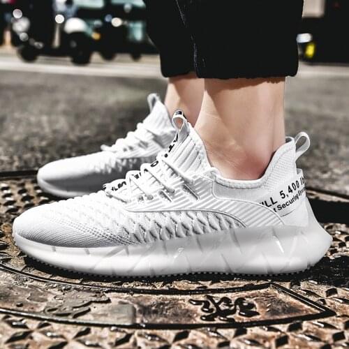 New Running Shoes Lightweight Breathable Mans Sport Shoes Outdoor Walking Casual Shoes Mens Sneakers Zapatills Sneakers V2 350