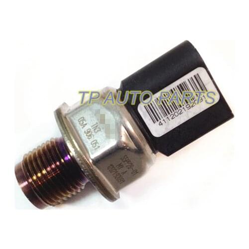 Fuel Rail Oil Pressure Sensor for VW Touareg TOUA A-udi A6 A7 Q5 Q7 A8 A5 OEM 05A906051 55PP28-01