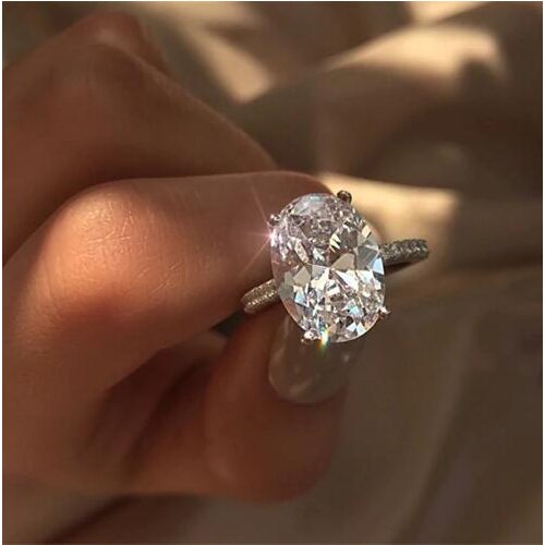 New Trendy Crystal Engagement Claws Design Hot Sale Rings Oval Clear Cubic Zirconia Rings For Wedding Jewelry, 1 Piece
