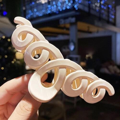 MISANANRYNE Hair Claw Woman Vintage Hair Crab Women Hair Accessories Hollow Out Hairpins Hair Clips Headwear Barrettes