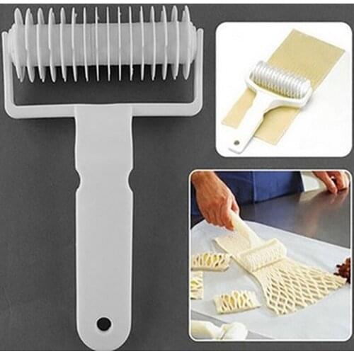 Creative Kitchen Plastic Mesh Roller Knife Embossing Device Biscuit Pie Crust Punching Pizza Rolling Pin Baking Tools
