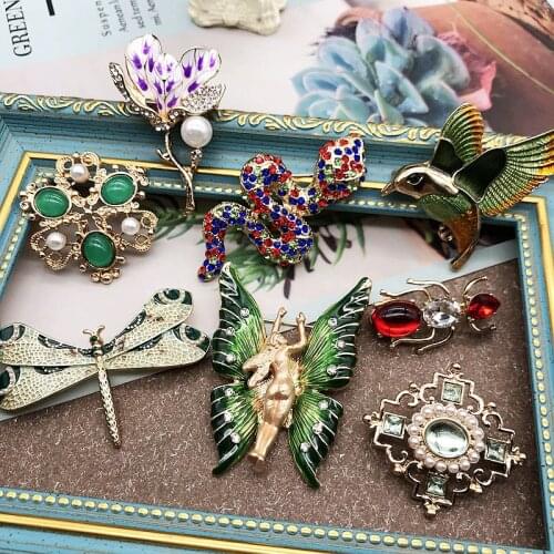 Animal Brooches Plant Flower Angel Birds Dragonfly Ant Snake Pins Oil Painting Fashion Jewelry