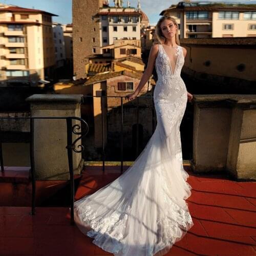 Sexy Sheer V Neck Sleeveless Wedding Dress Illusion Back Applique Tulle Mermaid Beach Garden Bridal Gowns Robes De Mariage