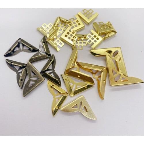 50pcs Retro Pattern Corner Protection Hollow Out Corner Bracket Wrapped Edging Greeting Card Photo Album Decor Hardware Accessor