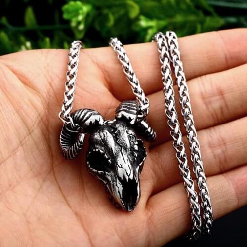 Fashion Retro Personality Claw Skull Pendant Punk Rock Hip Hop Jewelry Necklace for Men and Women