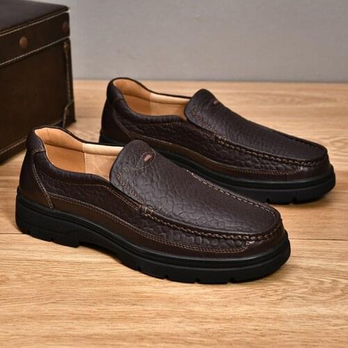 New Genuine Leather Mens Shoes New Fashion Set Foot Soft Cowhide Lightweight Breathable Casual Shoes Men Loafers Big Size 48