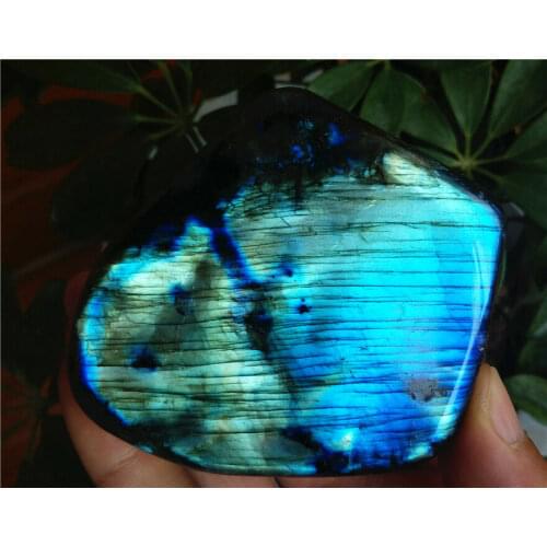 Natural labrador crystal irregular rough polishing specimens are placed at home 390-400g