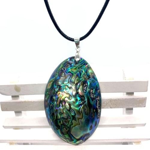 Natural Colored Pearl Shell Material Pendant, Fashionable Charm and Exquisite Necklace, Used for Banquet and Wedding Wear