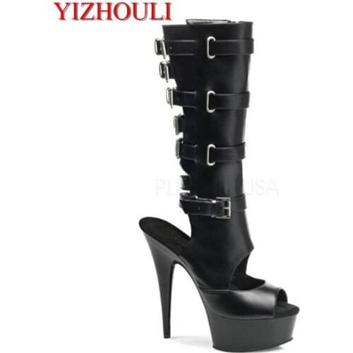 The sexy belt buckles are super high heels with the runway model, with the high boots of the Roman Dance Shoes