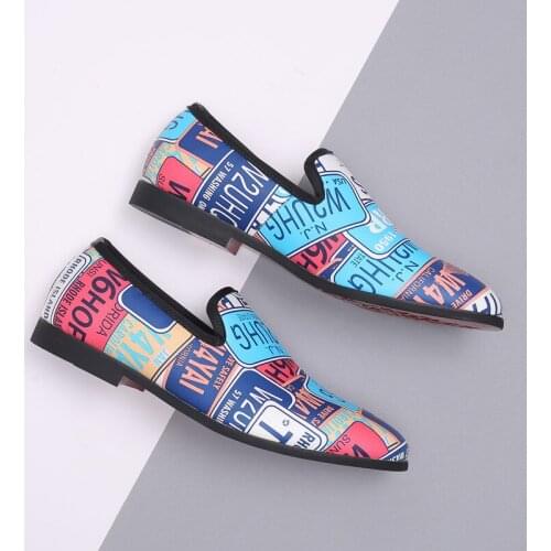 Leather Men Shoes Luxury Brand Mens Wedding Dress Shoes Gold Top Men Loafers Fashion letter Flats male shoes R6-63