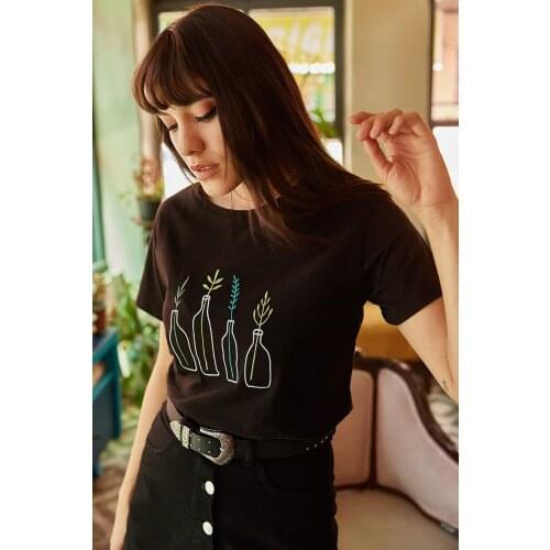 Womens Black Bottle Embroidered T-shirt Casual Wear Summer Fashion Casual Sports Style Teenager Wear New Year Fashion Products