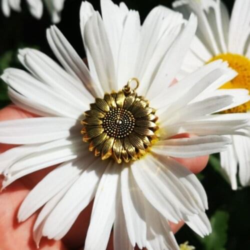 You Are My Sunshine Sunflower Letter Necklaces For Women Love Forever Jewelry Stainless Steel Daisy Necklace Best Friend Gifts