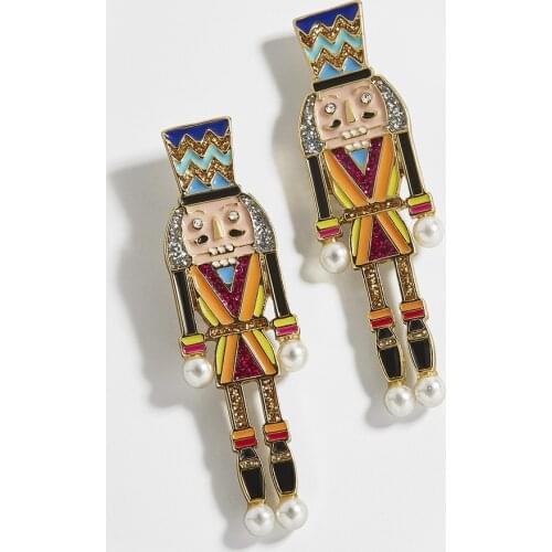 2020 New Gold Powder Pearl Filled Colorful Enamel King Firgue Shaped Long Stud Earring Womens Colorful Statement Earring