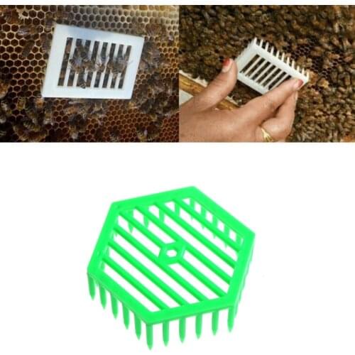 Plastic Green Queen Marker Cage Clip Bee Catcher Beekeeping Tools 1Pcs