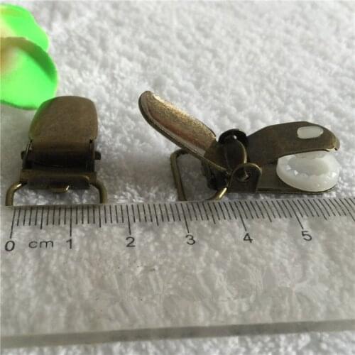 30PCS Baby Pacifier Clips Holder 15mm Antique Bronze Metal Suspender Paci Holders Infant Soother Clasps Funny Accessories
