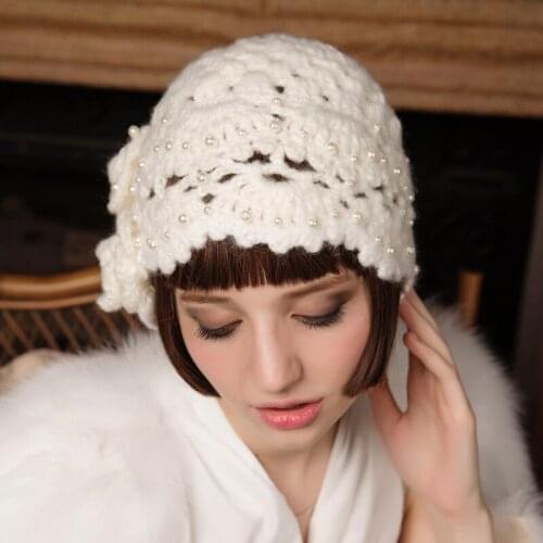 X045 Adult Woolen Knitting Hat Hand Made Female Casual All-match Flower Beret Winter Fashion Woolen Cap Fashion Warm Knitted Hat