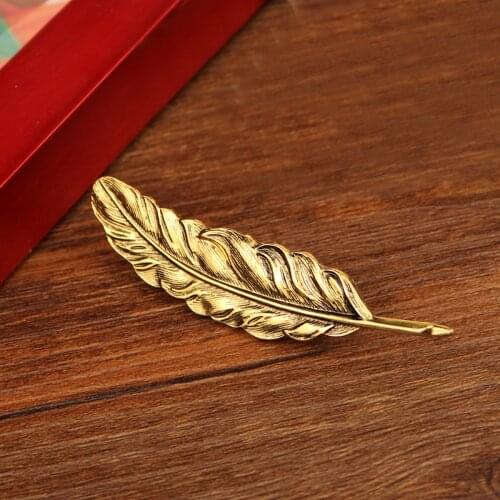 Vintage Bronze Tone Brooch Pin Costume Jewelry Enamel Pin Badge Big Feather Leaf Shape Accessories Fashion Jewelry
