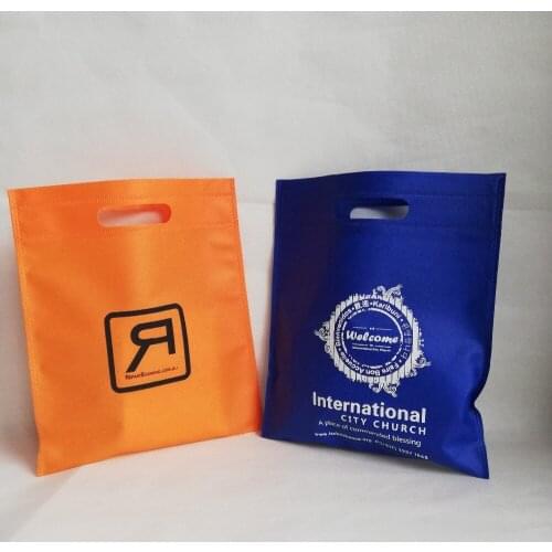 Wholesales 500pcs/lot Customized Logo Non Woven Die-cut Bags Reusable Wig Packaging Eco Tote-bag in Size 30Hx25cm Solid Handbag