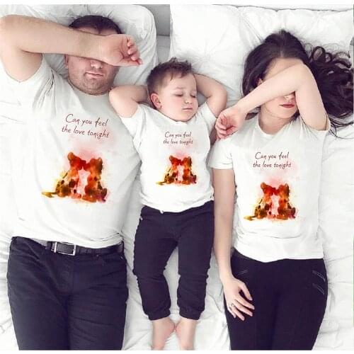 Can You Feel The Love Tonight Simba Hakuna Matata Printed T Shirts Family Matching Clothes Father Mother Daughter Son Family Top