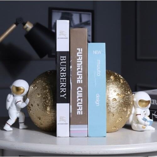 2021 New Creative Astronaut Book School Students Book Stand Metal Bookends Holder Desk Stands for School Stationery & Office Sup