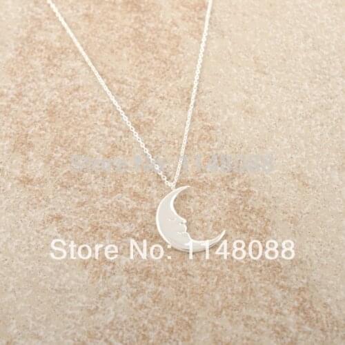 Fashion hotting sale high quality exquisite Crescent Moon pendant Necklace for lovers' gift