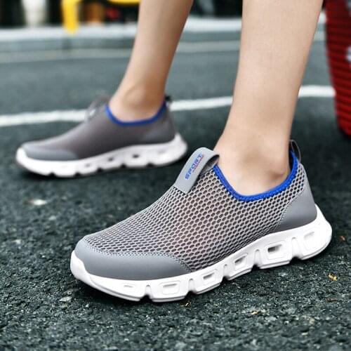 Solid Sneakers Men Fashion Men Shoes Slip On Running Shoes Sneakers Light Slip on Tenis Outdoor Mens Sneakers plus Size 36-48