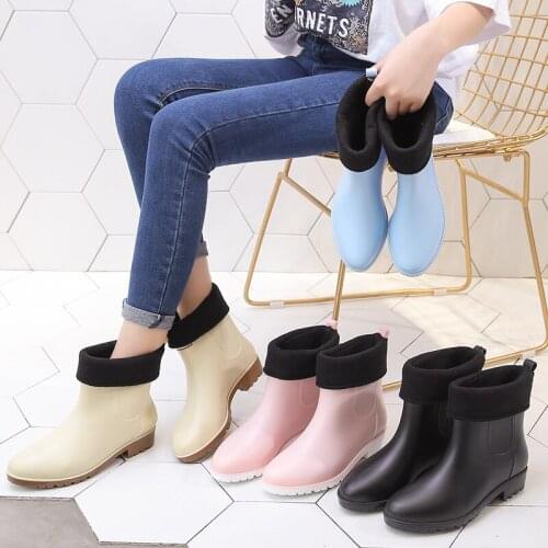 Plush Rain Boots Woman Winter Shoes Women Slip on Keep Warm Non-slip Boots Wash The Car Boots Fishing Shoes Womens Galoshes
