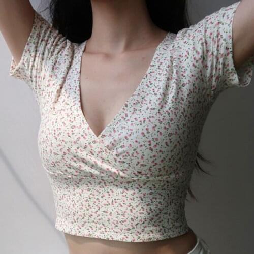 Vintage V Neck Crop Top Women Short Sleeve Blue Flower Print Cross Pleated T-shirt Casual High Waist Female Tee Shirt Slim Tops