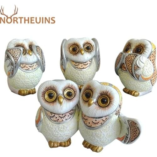 NORTHEUINS Resin Cute Fresh Owl Sculpture Animal Figurines Modern Creative Home Decoration Accessories Study Desktop Decor Gift