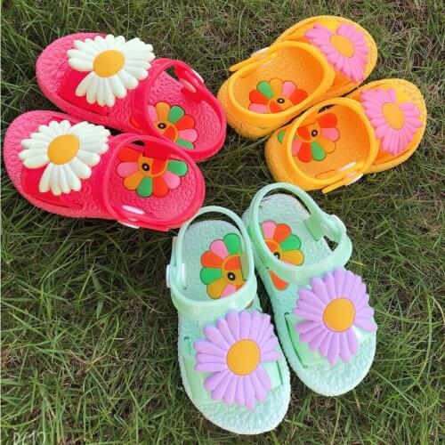 Childrens Sandals Summer Girls Creative Chrysanthemum Sandals Fashion Soft Sole Indoor and Outdoor Anti Slip Sandals