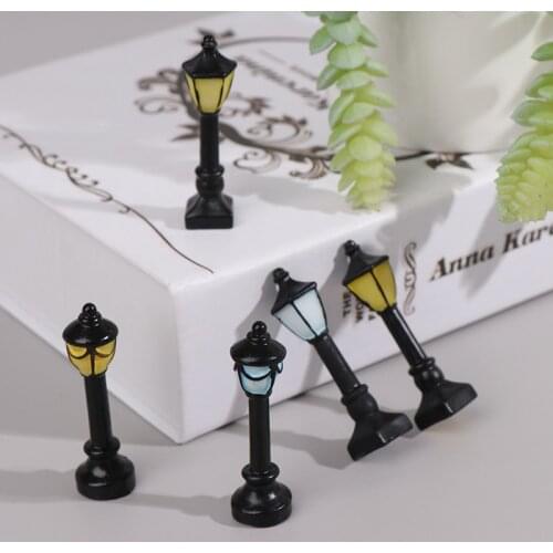 2PCS Mini Street Lamp Miniature Garden Ornament Streetlight Figurines Fairy Garden Decoration