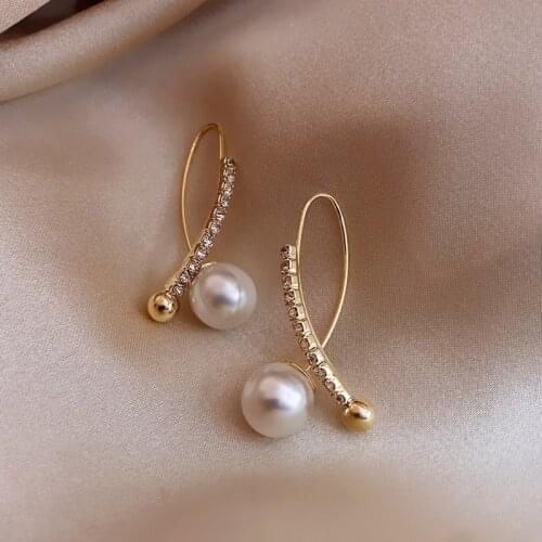 2020 New fashion Korean long Water Drop Pearl design earrings joker crystal temperament Women Drop earrings Jewelry