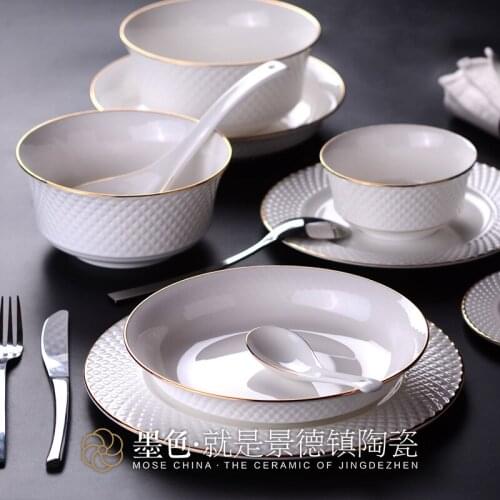 The black suit Jingdezhen dishes bone china tableware 50 head household ceramic dishes and dishes simple relief Jinling