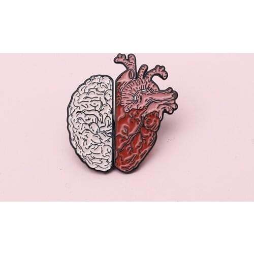 Realistic brain heart Couple pins Punk Badges Brooches Denim Enamel lapel pins medicine Gifts for men women Jewelry wholesale