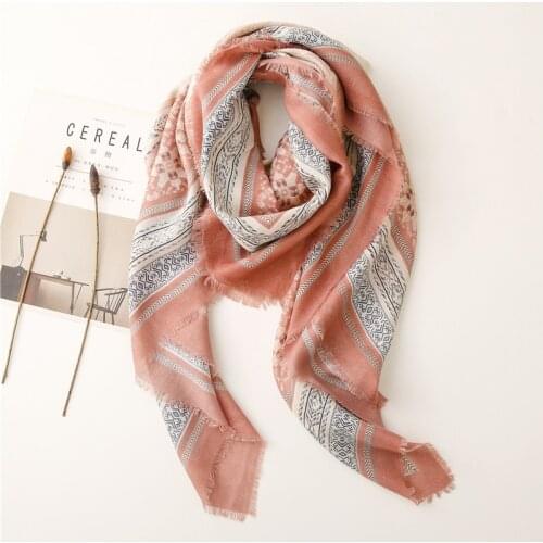 2020 Elegant Ladies Scarf Warm Shawls and Wraps Soft Long Enthic Style Print Beach Stoles Soft Warm Hijab Scarf